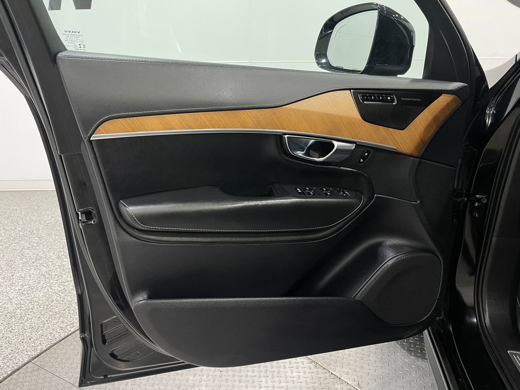 Used 2019 Volvo XC90 T6 Inscription w/ Advanced Package image 16