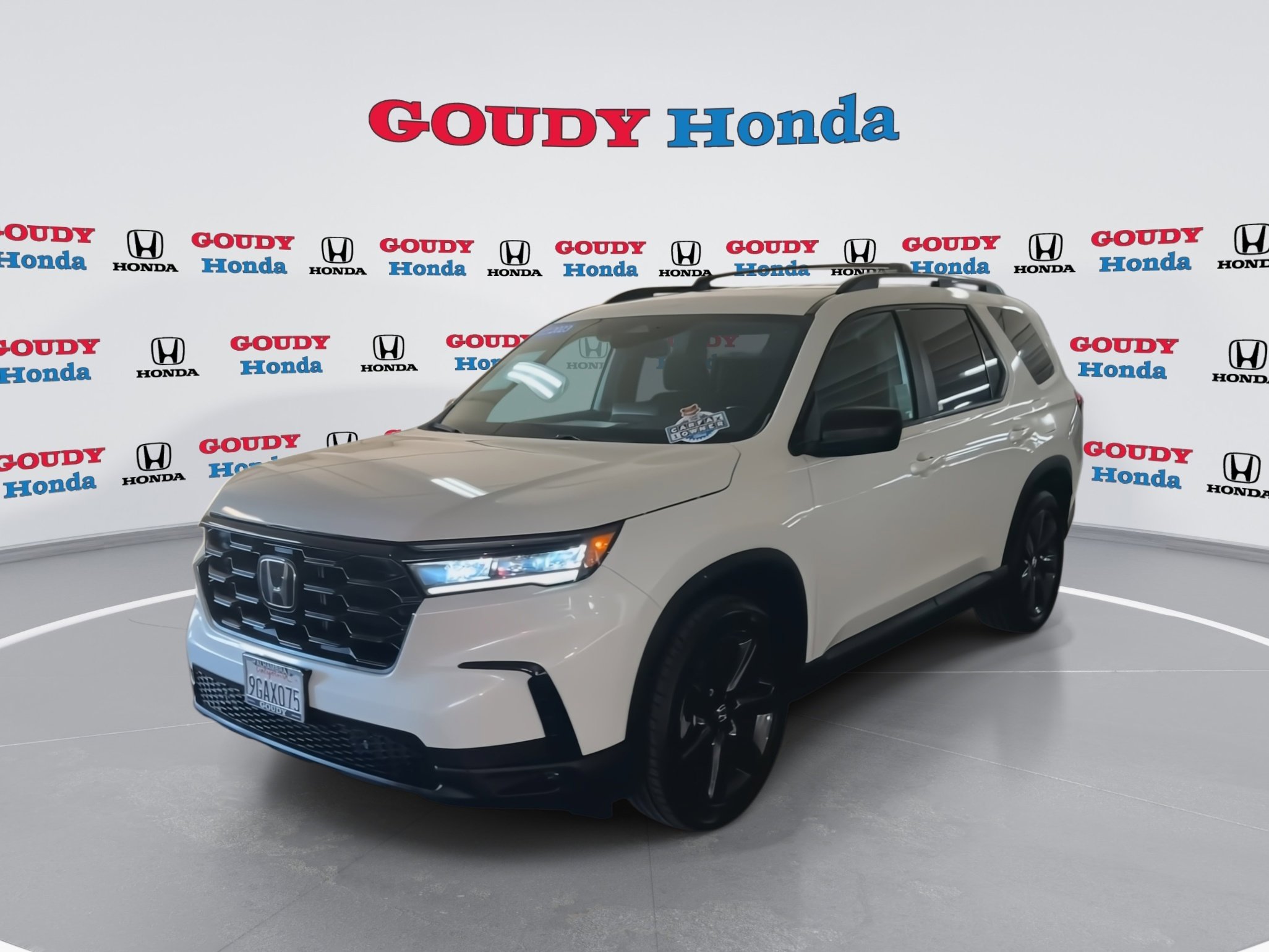 Certified 2023 Honda Pilot Sport image 4