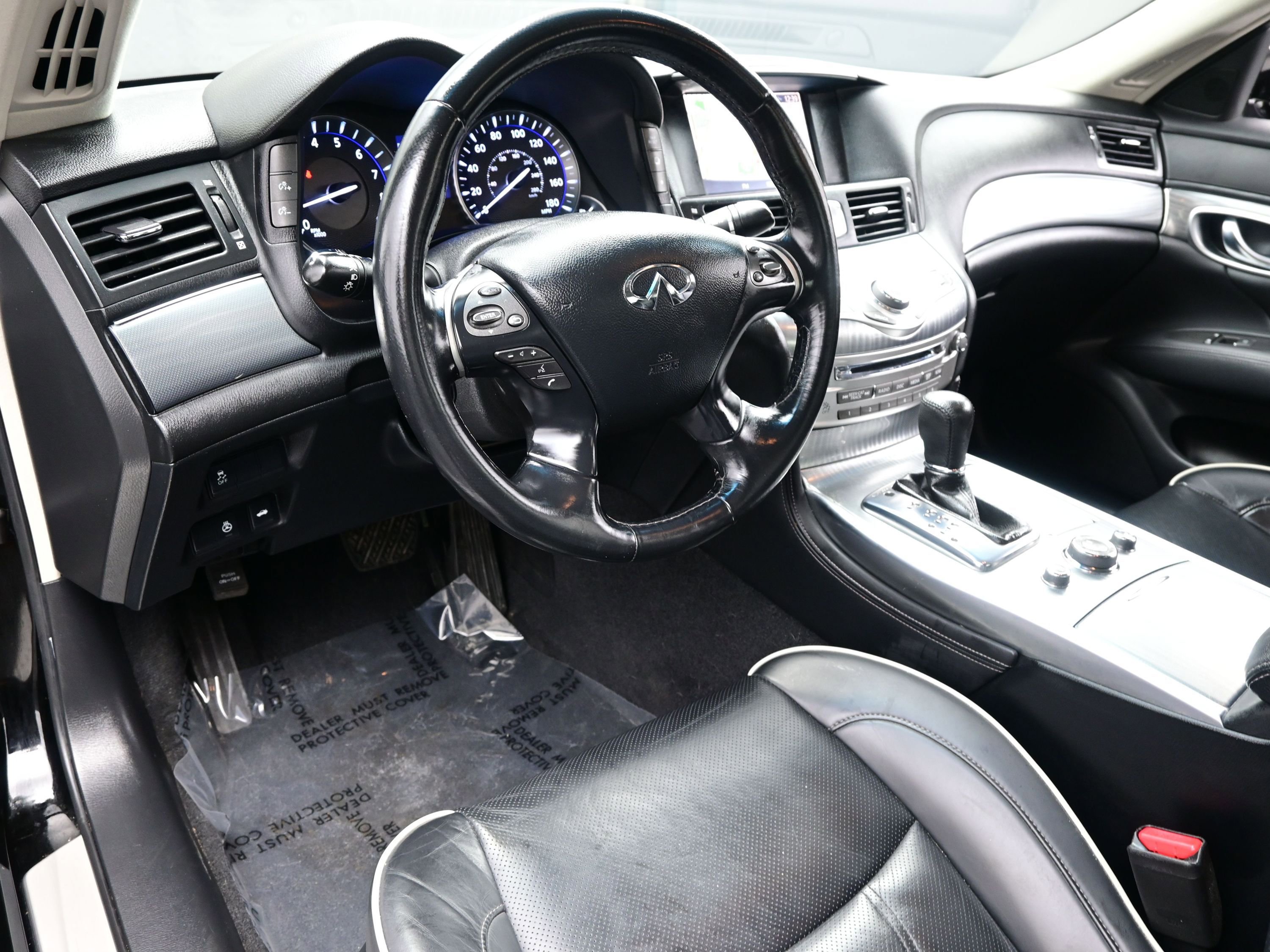 Used 2018 INFINITI Q70 Luxe image 13