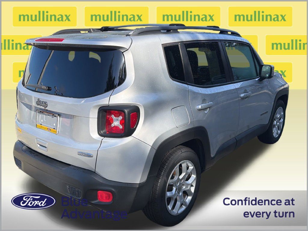 Used 2018 Jeep Renegade Latitude FWD image 4