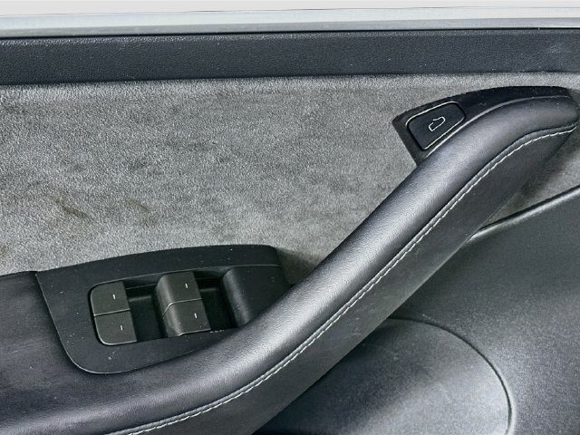 Used 2023 Tesla Model 3 Standard Range RWD image 18