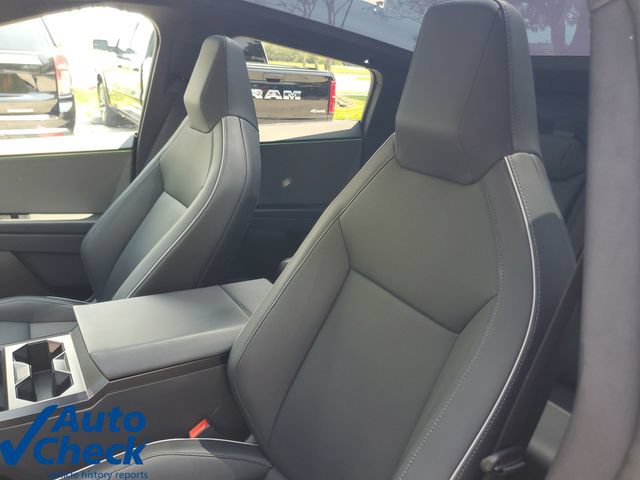 Used 2024 Tesla Cybertruck AWD Crew Cab image 18