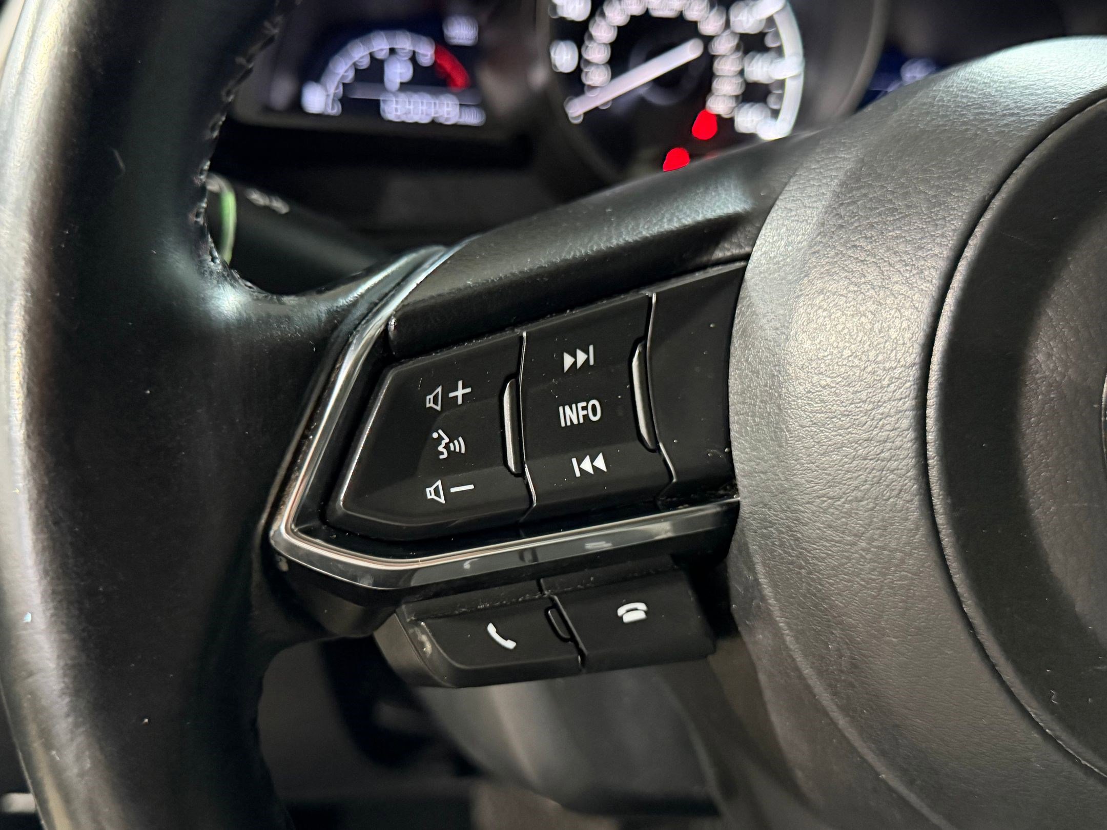 Used 2018 MAZDA MAZDA3 Touring FWD image 14