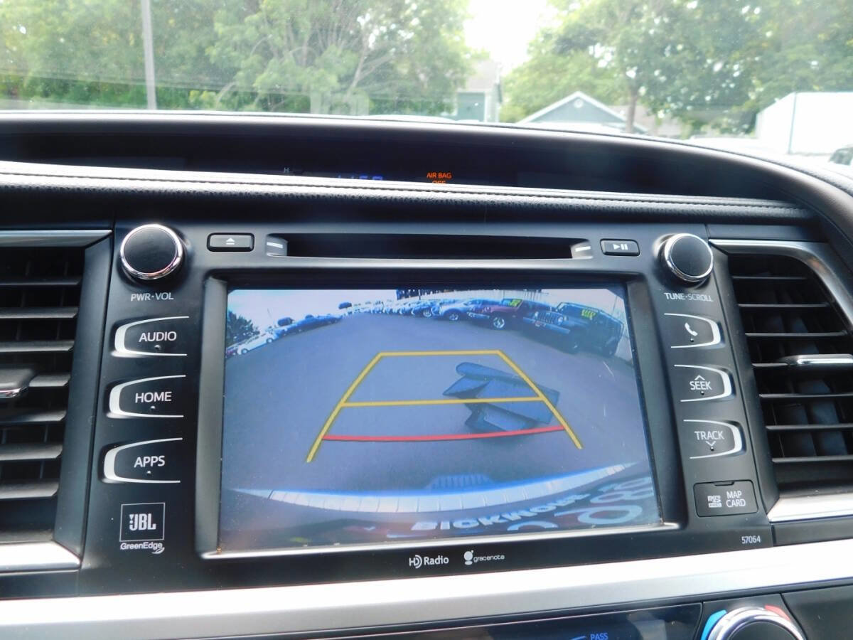 Used 2014 Toyota Highlander Limited image 15