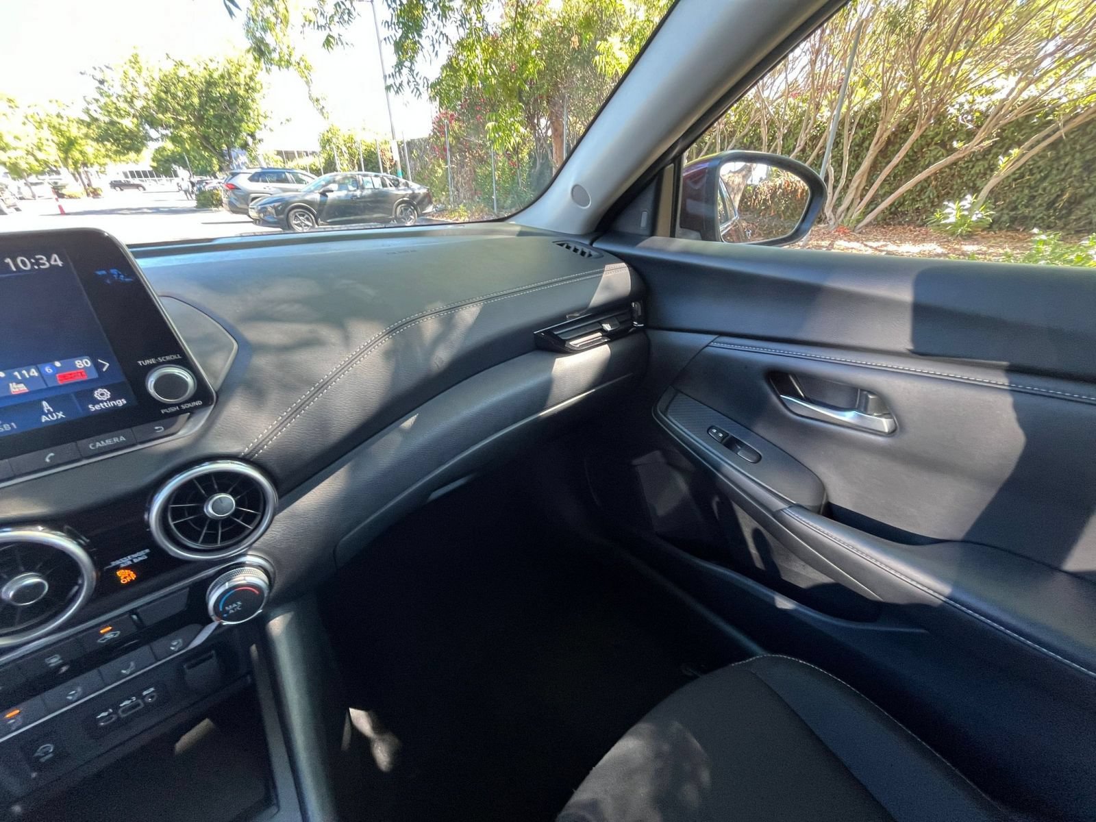 Used 2025 Nissan Sentra SV FWD image 32