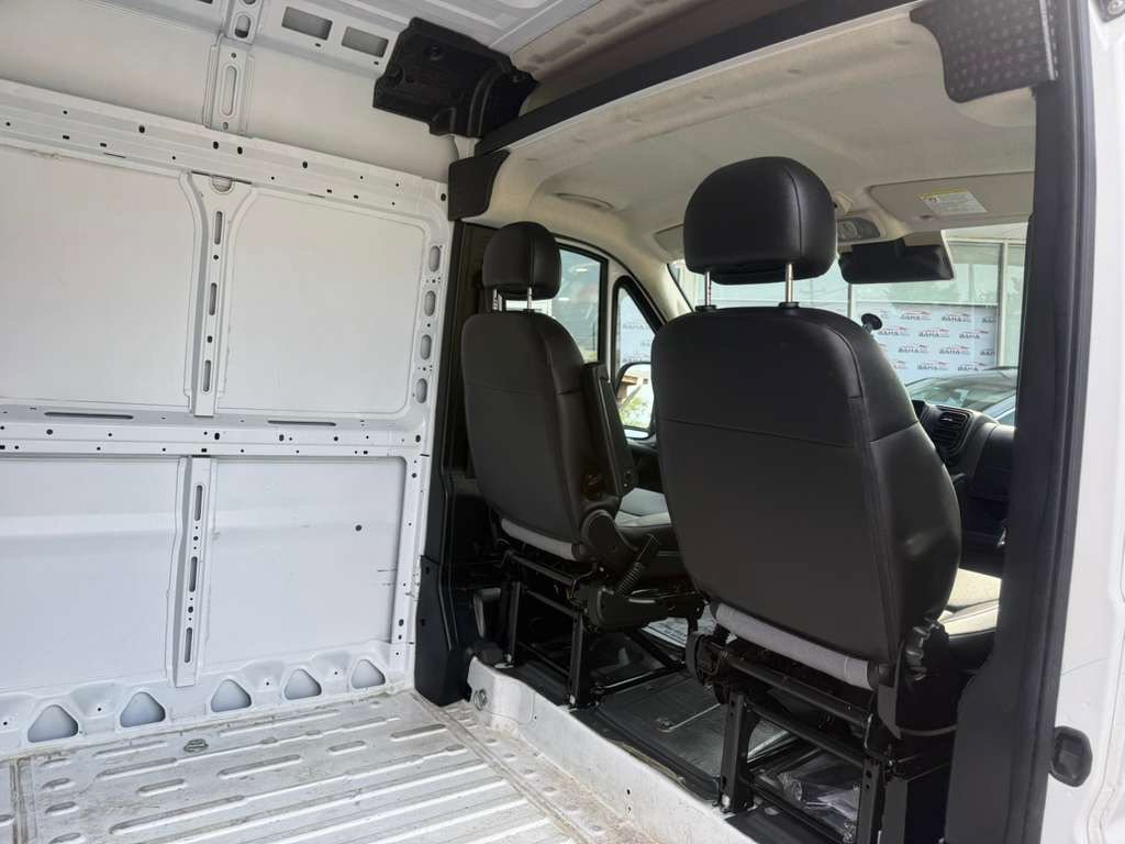 Used 2025 RAM ProMaster 2500 w/ Convenience Group FWD image 29