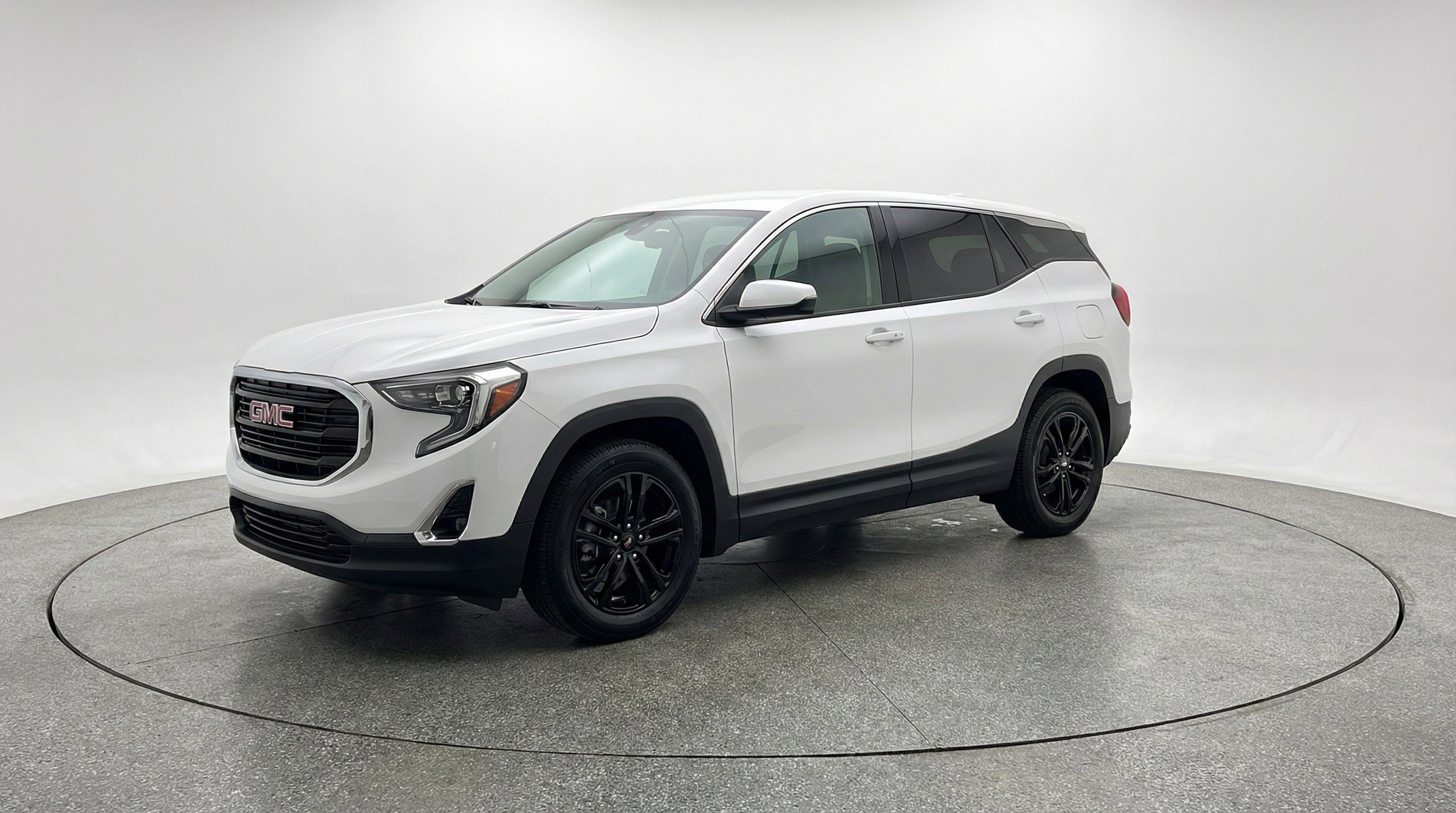 Used 2024 GMC Terrain SLE image 3