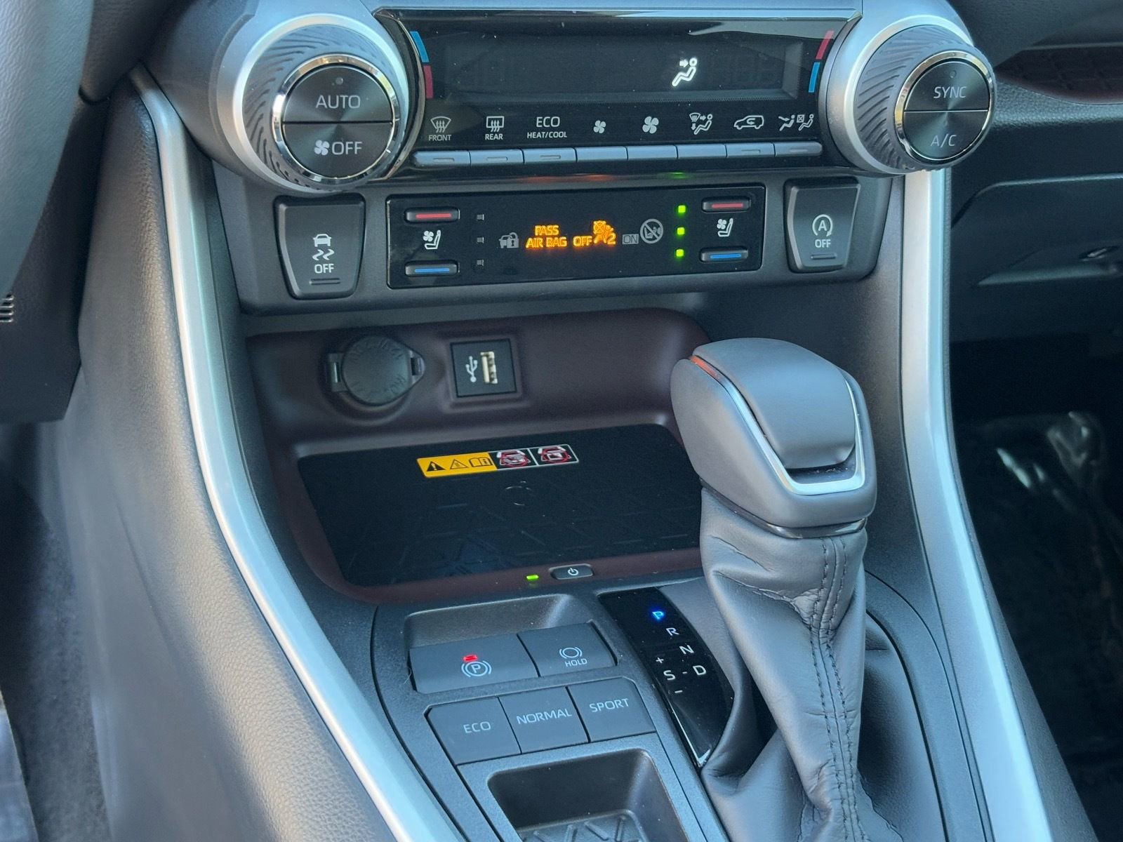 Used 2025 Toyota RAV4 Limited w/ Advanced Technology Package image 27