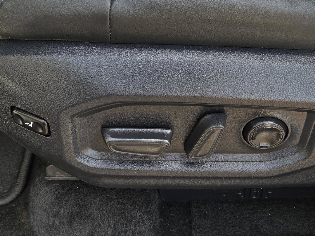 Used 2025 Toyota Tundra Platinum AWD/4WD image 17