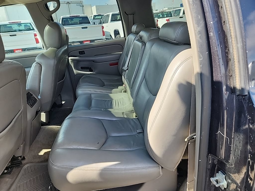 Used 2006 Chevrolet Suburban LT w/ Preferred Equipment Group AWD/4WD image 33
