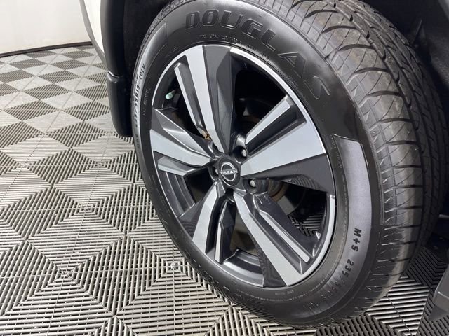 Used 2023 Nissan Rogue SL FWD image 17