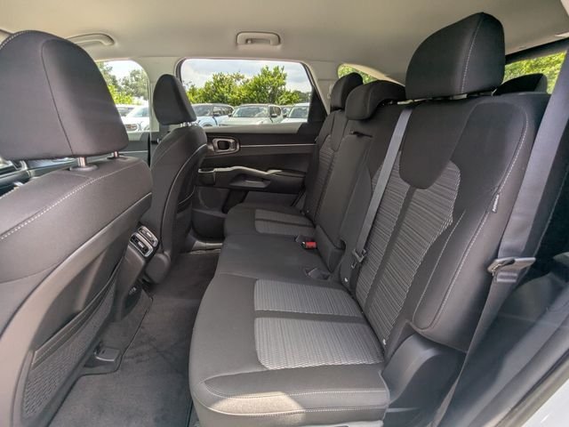 New 2026 Kia Sorento LX FWD image 16