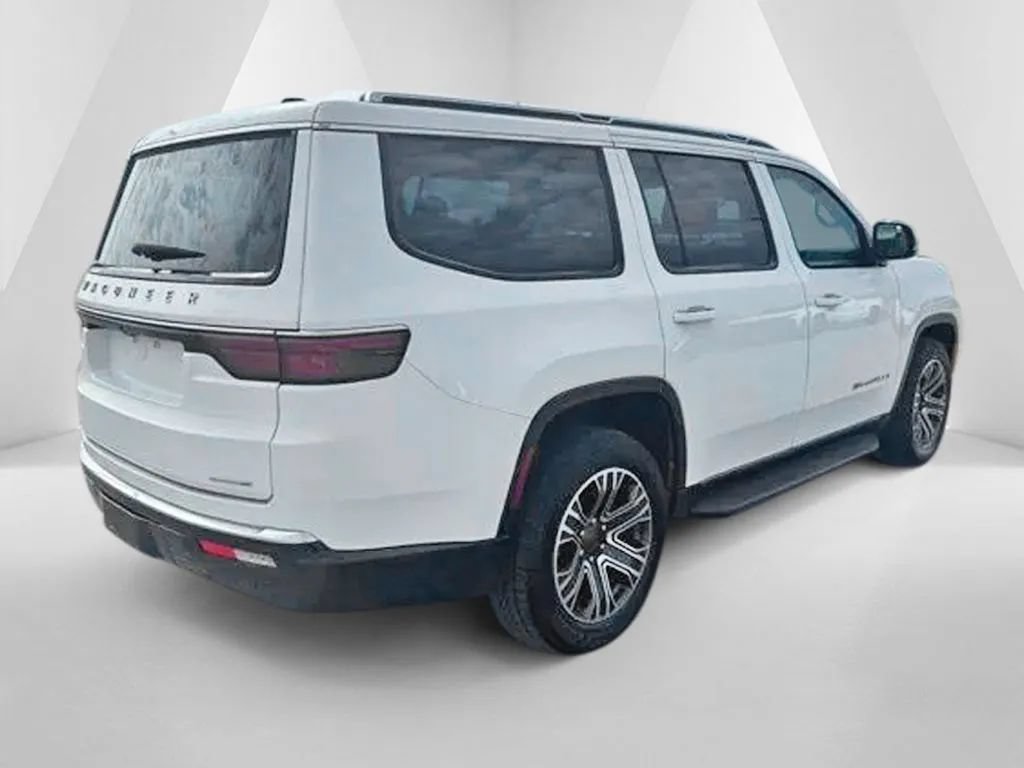 Used 2024 Jeep Wagoneer Series II w/ Flexible Seating Group AWD/4WD image 7