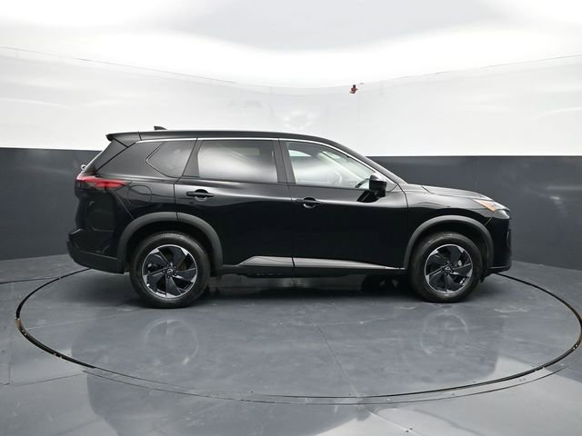 Used 2025 Nissan Rogue SV AWD/4WD image 11