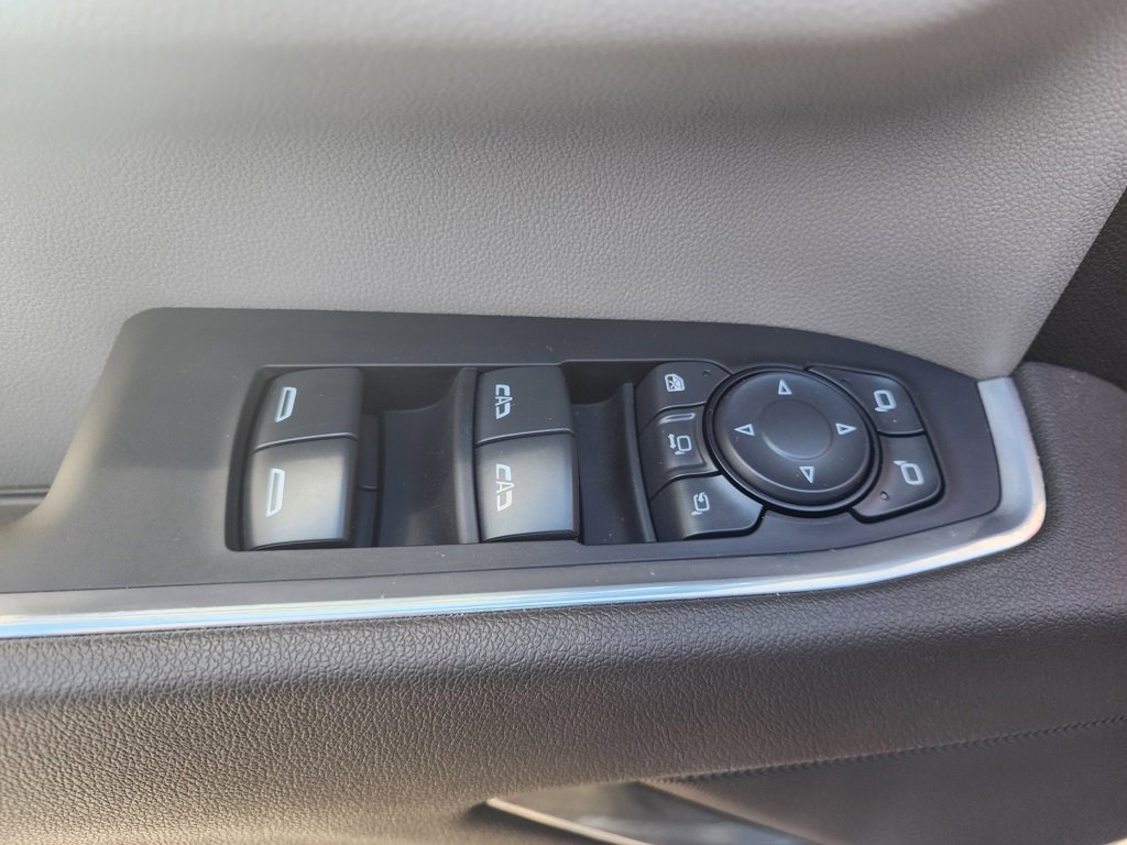 Used 2025 GMC Sierra 2500 SLT image 28