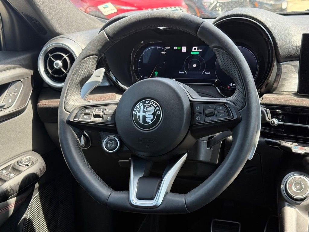 Used 2024 Alfa Romeo Tonale Veloce AWD/4WD image 14