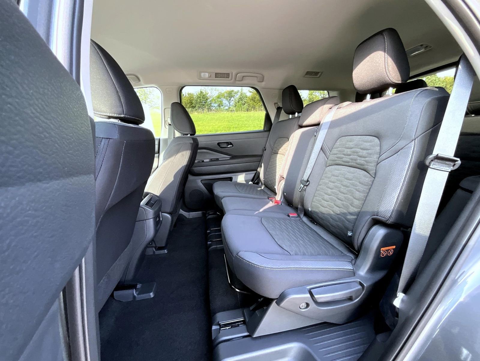 New 2025 Nissan Pathfinder S image 12