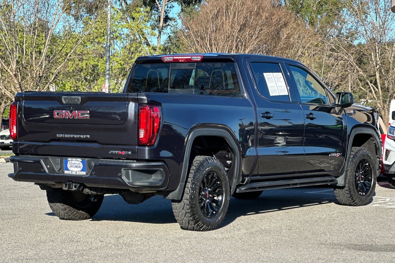 Used 2022 GMC Sierra 1500 AT4X image 4