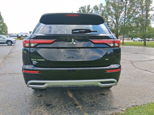 Used 2024 Mitsubishi Outlander AWD image 4