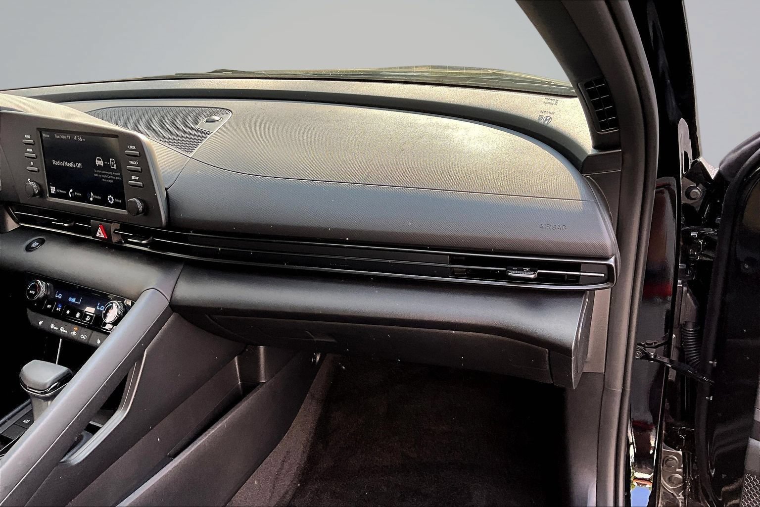 Used 2026 Hyundai Elantra SEL Sport Premium w/ Cargo Package FWD image 25