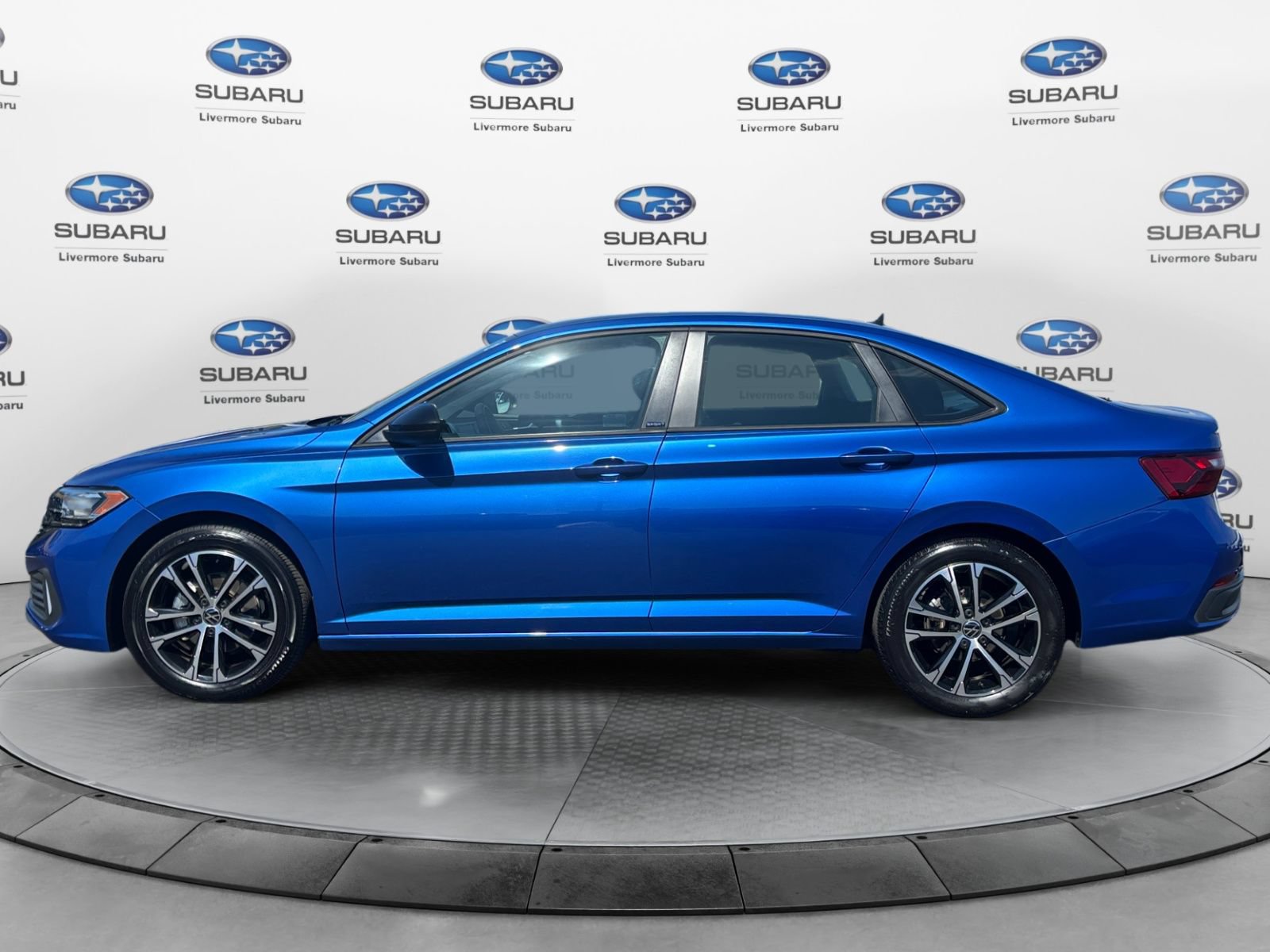Used 2023 Volkswagen Jetta Sport FWD image 2