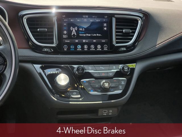 Used 2020 Chrysler Pacifica Limited image 38