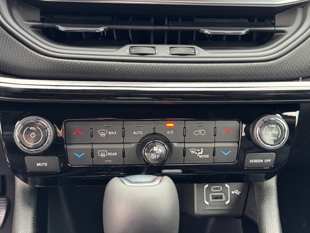 New 2026 Jeep Compass Limited AWD/4WD image 23