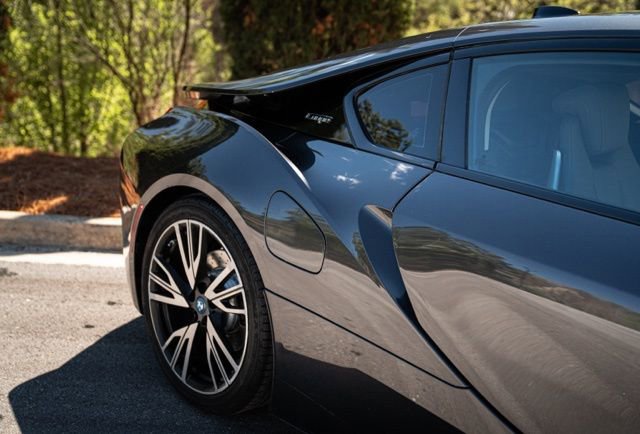Used 2019 BMW i8 Base image 24