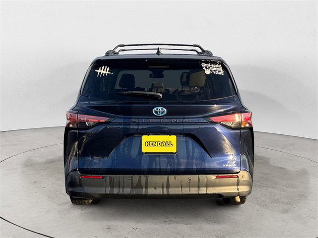 Used 2021 Toyota Sienna XLE image 4