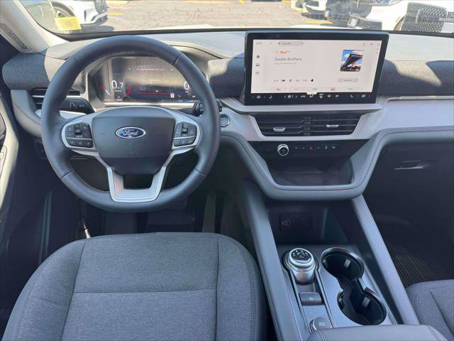 Used 2026 Ford Explorer Active AWD/4WD image 21