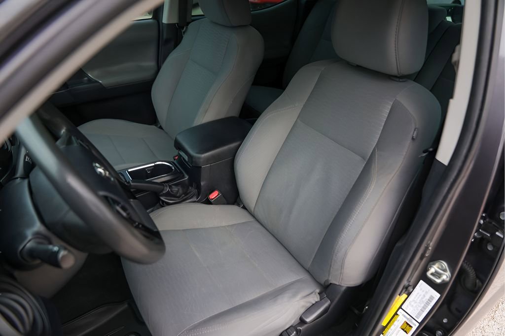 Used 2018 Toyota Tacoma SR w/ SR Convenience Package RWD image 10
