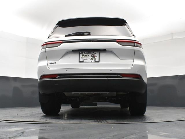 Used 2023 Jeep Grand Cherokee Altitude image 23