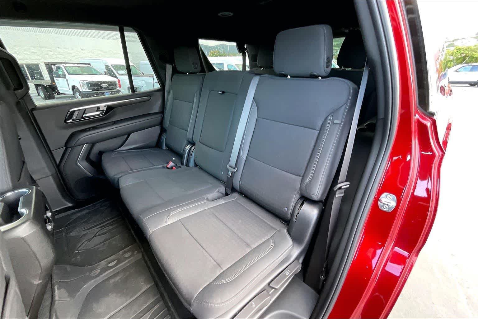 Used 2025 Chevrolet Tahoe LS AWD/4WD image 29