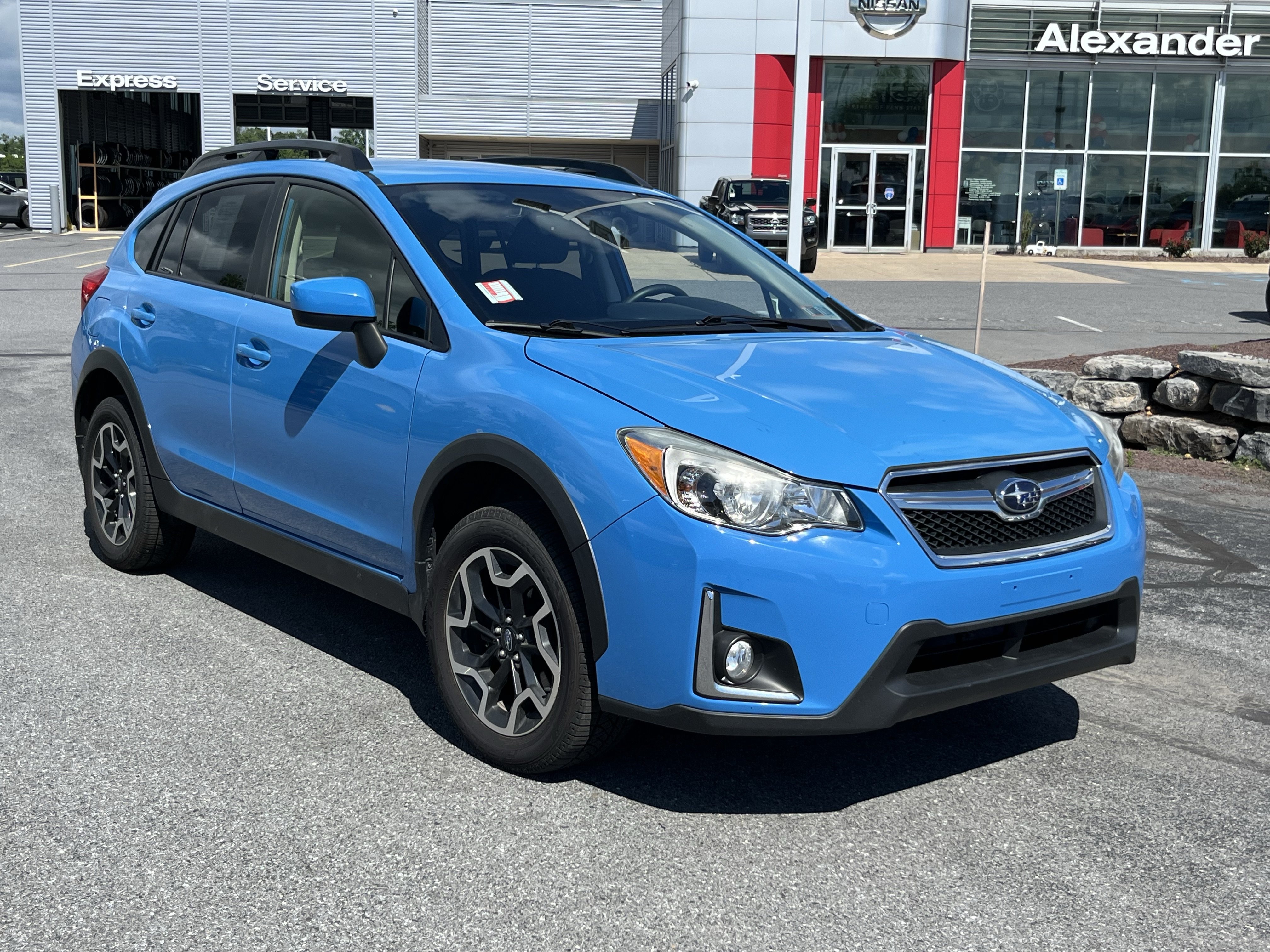 Used 2017 Subaru Crosstrek 2.0i Premium AWD/4WD image 1