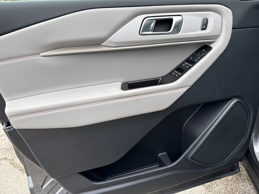 New 2026 Ford Explorer Active image 18