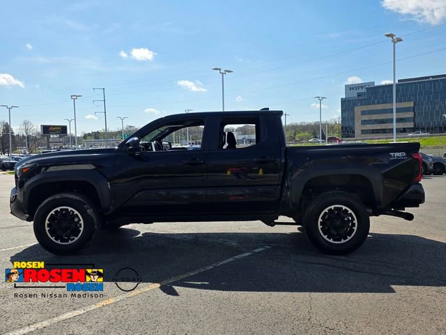 Used 2024 Toyota Tacoma TRD Off-Road AWD/4WD image 5