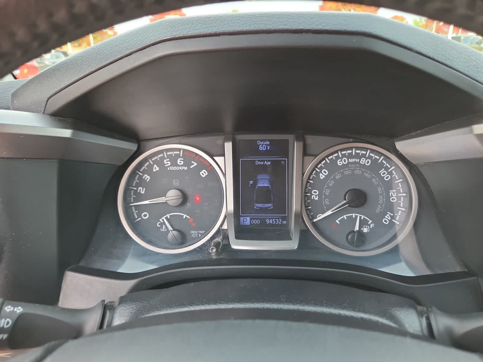 Used 2020 Toyota Tacoma SR5 w/ Blackout Package AWD/4WD image 26