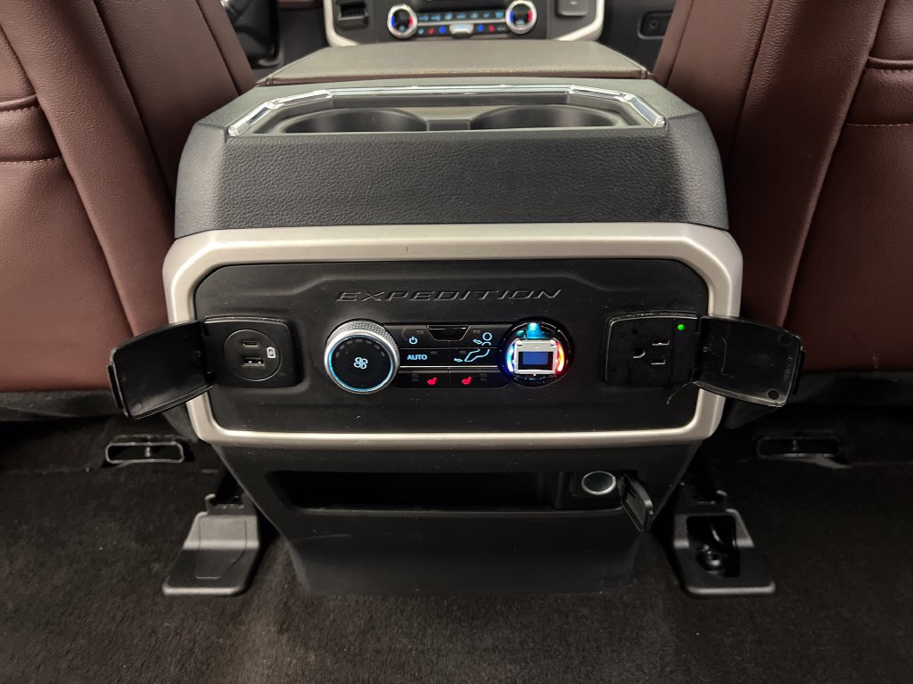 Used 2023 Ford Expedition Limited AWD/4WD image 29