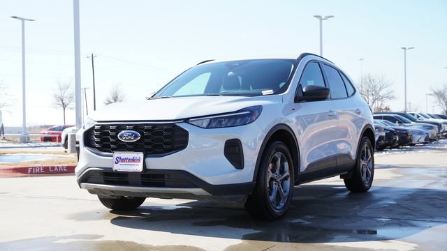 Used 2025 Ford Escape ST-Line AWD/4WD image 3