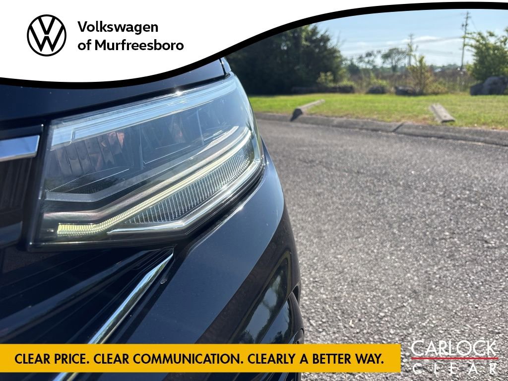 Certified 2023 Volkswagen Tiguan SE R-Line FWD image 10