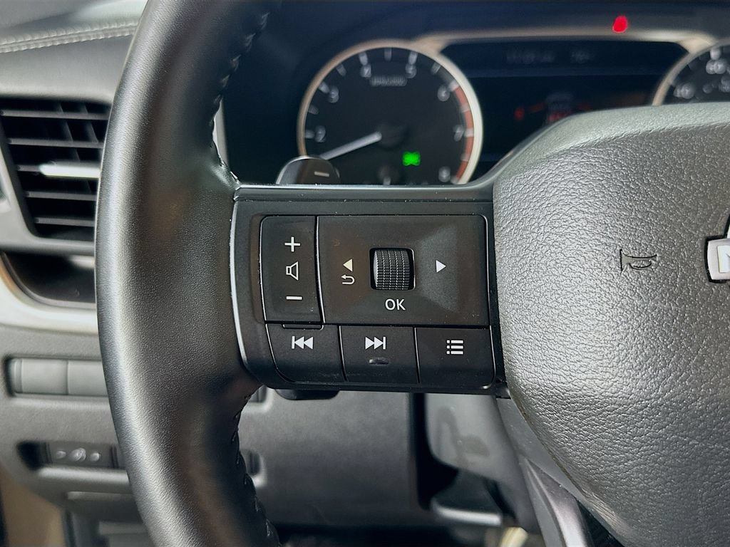 Used 2025 Nissan Rogue SV AWD/4WD image 21