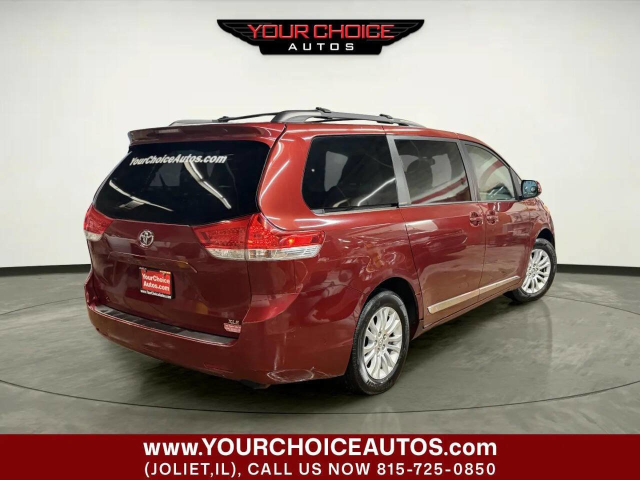 Used 2013 Toyota Sienna XLE image 5