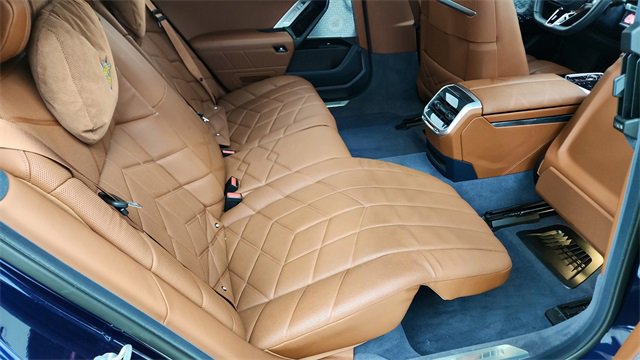 Used 2023 BMW i7 xDrive60 image 29