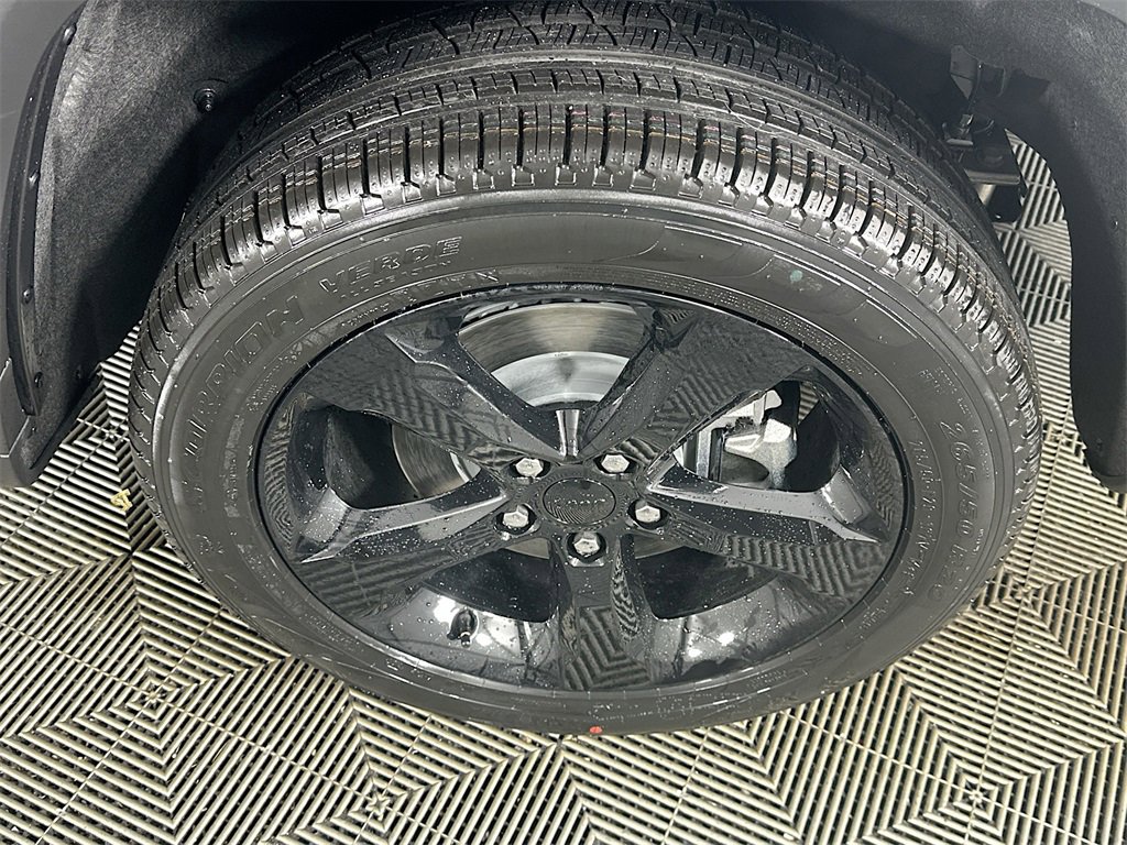 New 2025 Jeep Grand Cherokee L Limited w/ Luxury Tech Group II image 17