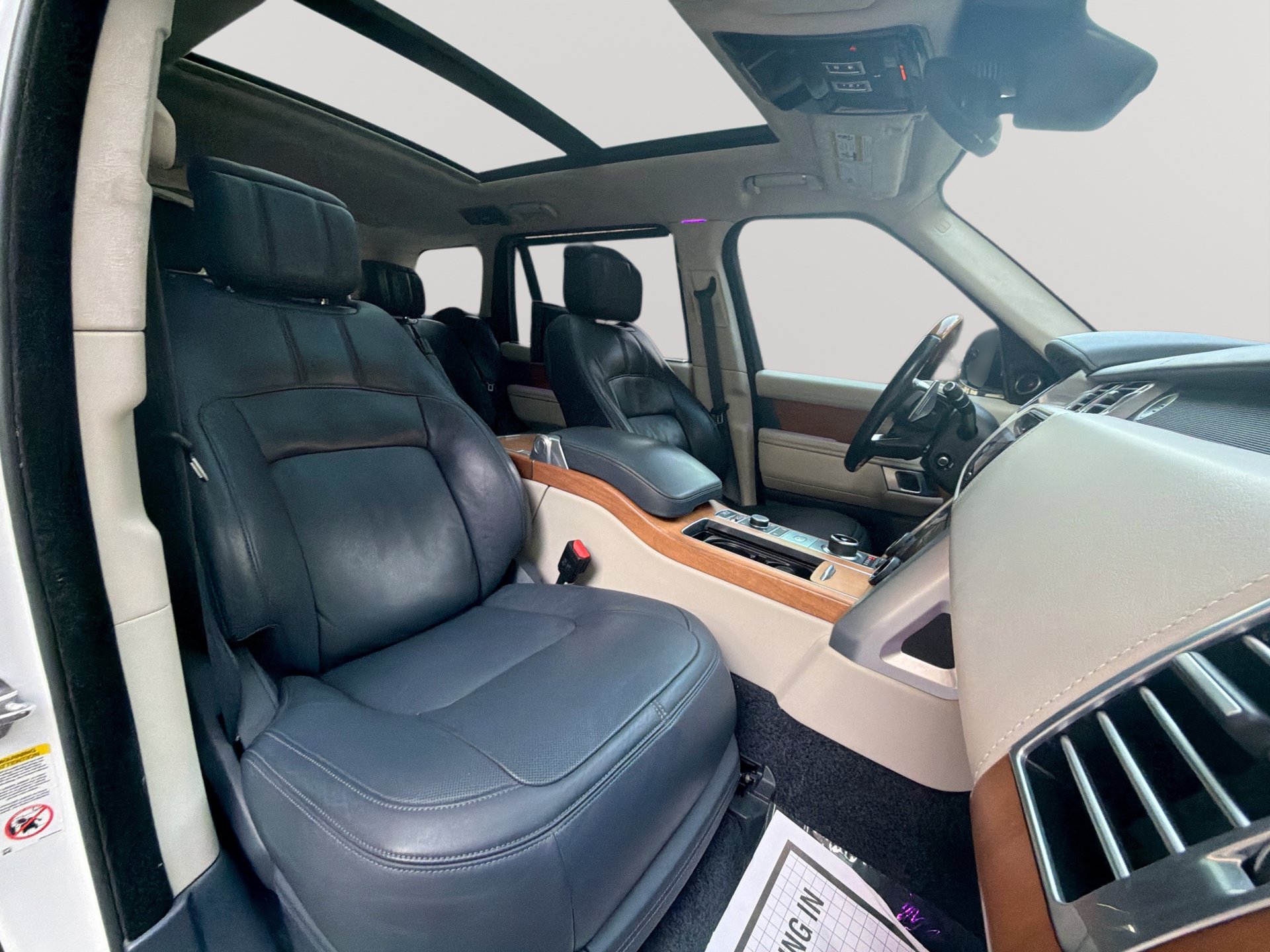 Used 2020 Land Rover Range Rover Long Wheelbase Autobiography AWD/4WD image 28