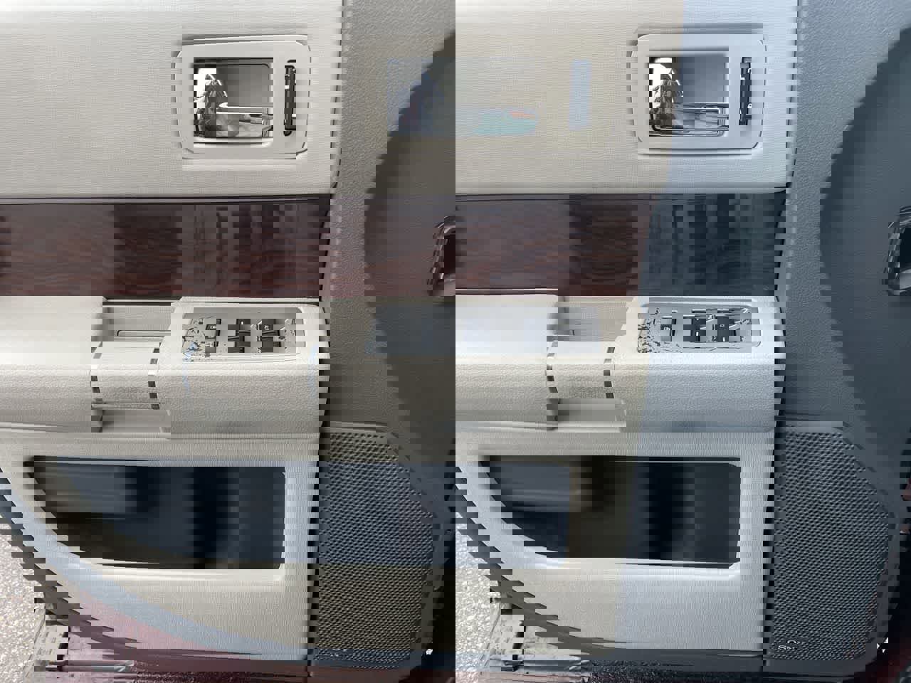 Used 2009 Ford Flex SEL image 29