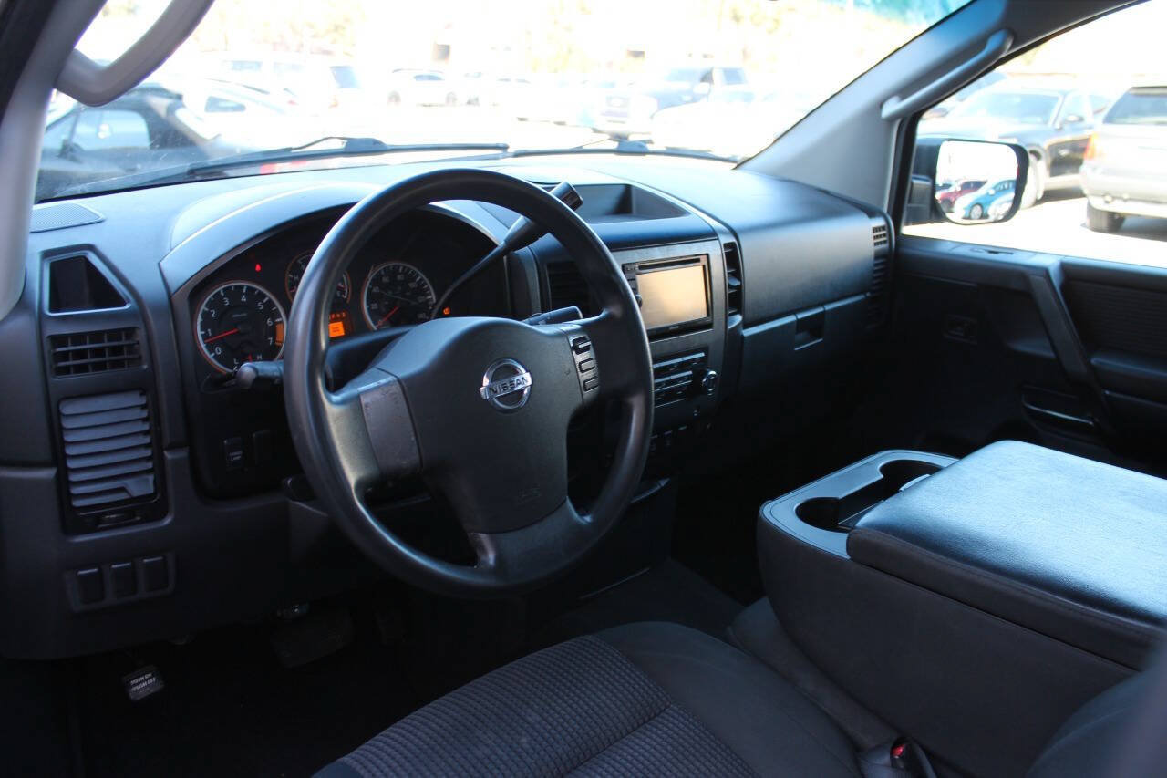 Used 2010 Nissan Titan SE RWD image 20