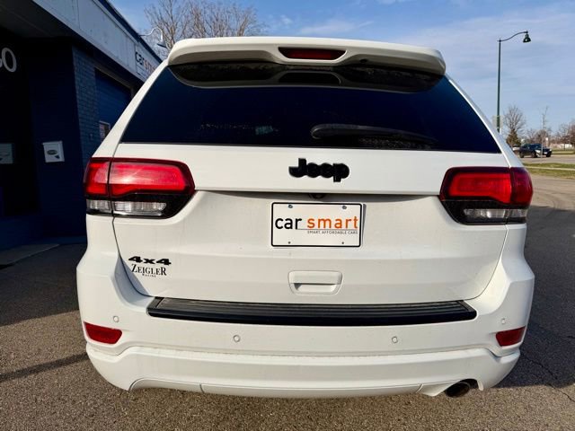 Used 2018 Jeep Grand Cherokee Altitude AWD/4WD image 6