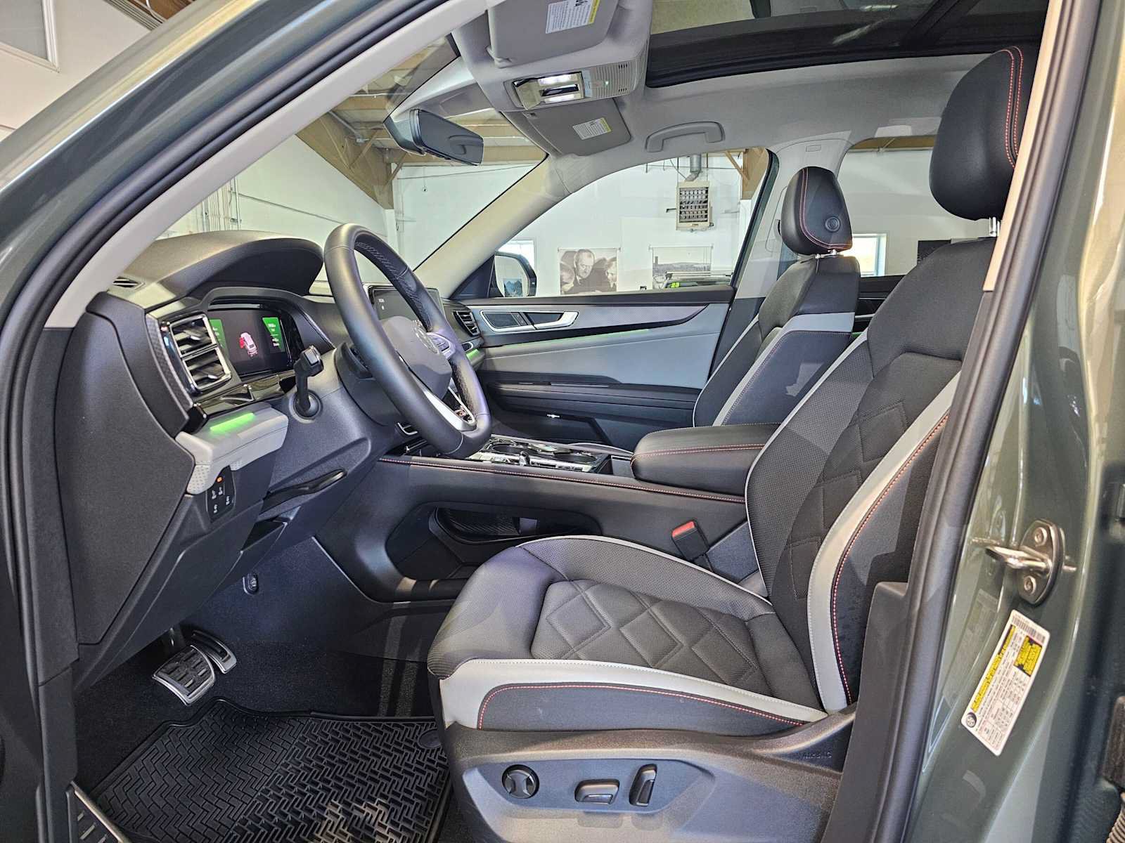 Used 2026 Volkswagen Atlas Peak Edition AWD/4WD image 23