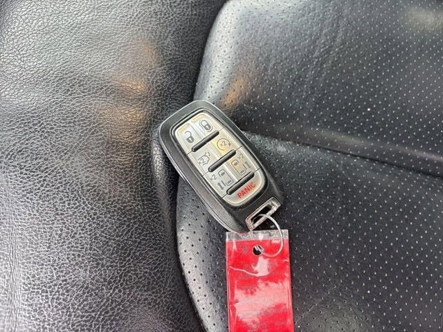 Used 2022 Chrysler Pacifica Touring-L w/ Uconnect Theater Family Group image 51